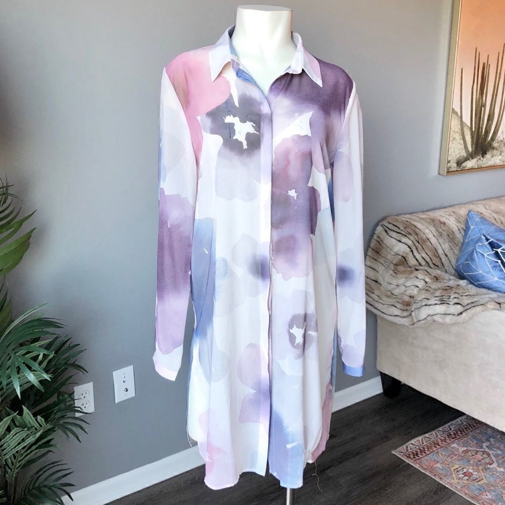 Carre noir sheer floral tunic button up